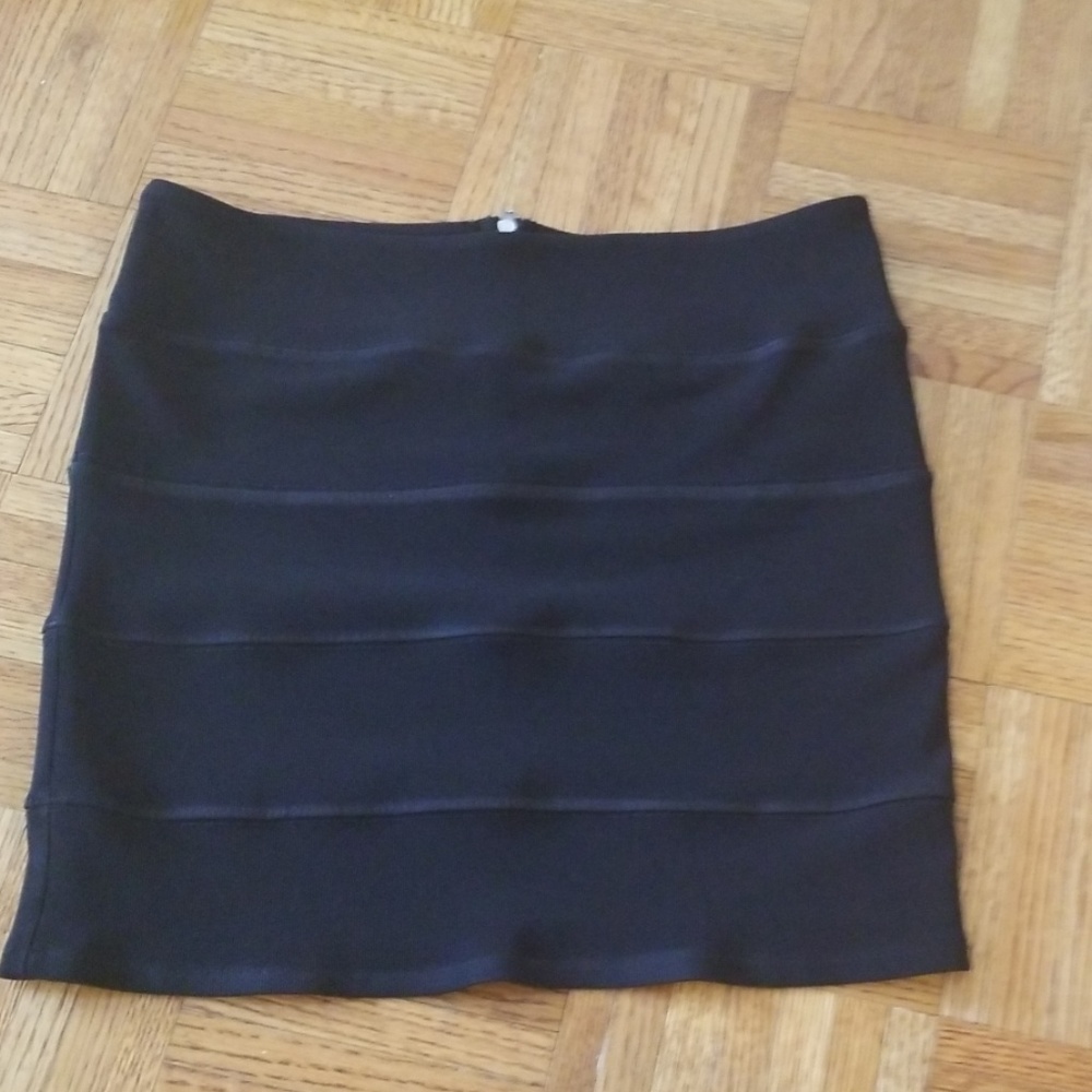 Black bodycon mini skirt (UK 12/ US 8)